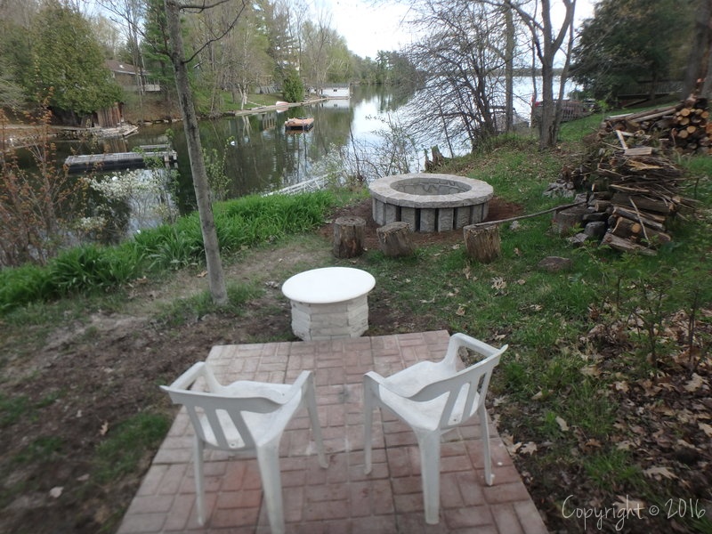The new fire pit, patio and table https://thatstoneguy.com/